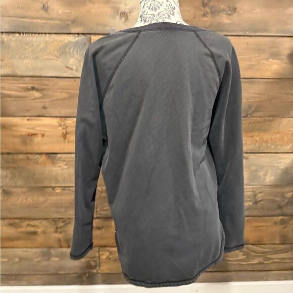 Lululemon V-Neck Gray Top - Picture 6 of 7